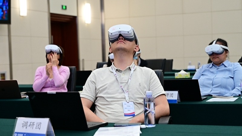 中国海油创新VR云上参观体验 深化数字化转型-辰飞雨效擎动力机械(图1)