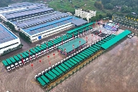 重庆新能源重卡物流基地建成 全产业链赋能零碳转型-辰飞雨效擎动力机械(图2) 重庆新能源重卡物流基地建成 全产业链赋能零碳转型-辰飞雨效擎动力机械(图2)