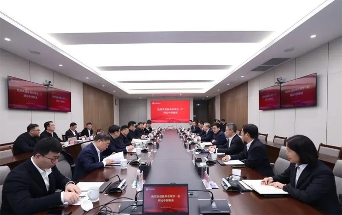 徐工集团与中国物流深化战略合作推动绿色转型-辰飞雨效擎动力机械(图2)